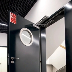 Porte métallique technique coupe-feu METATECH